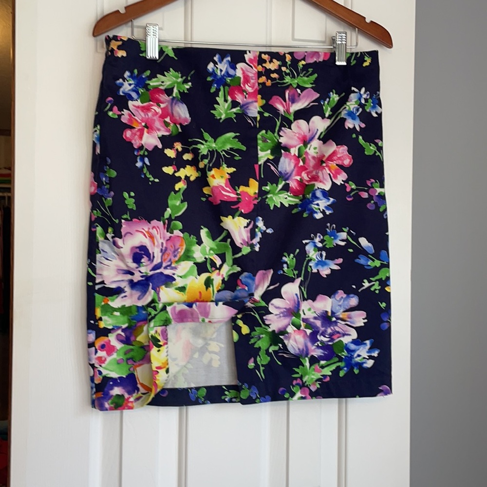 Lauren Ralph Lauren Petite Floral Straight Skirt| 6P - Picture 2 of 6